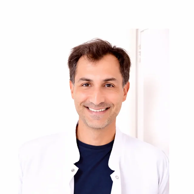 Charbel Kortbawi DO, MSc., ostéopathe et spécialiste de la douleur chronique à Active Health Clinic, Beyrouth