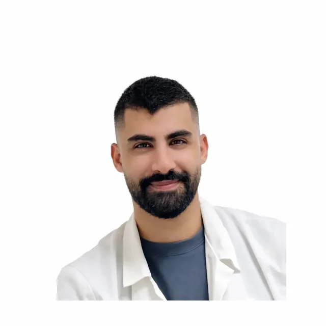 Charbel Nakhle MSc., physiothérapeute spécialisé en thérapie manuelle ostéopathique à Active Health Clinic, Beyrouth